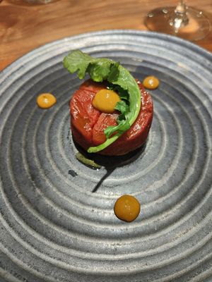 Tartar de tomate at Xavier Pellicer in Barcelona