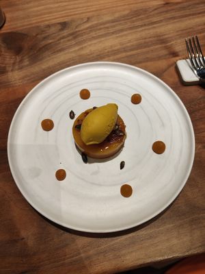 Calabaza caramelizada de postre at Xavier Pellicer in Barcelona