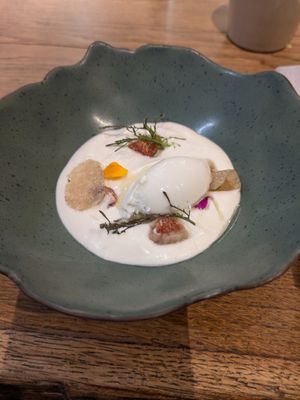 Almond soup with gelato, figs, and truffle at Xavier Pellicer in Barcelona