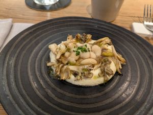 Parsnip cream, maitake and candied beans at Xavier Pellicer in Barcelona