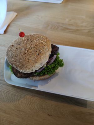 Poison Ivy burger at Devil Burger in Queenstown