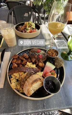 Brunch at Don Vegan in Quebec