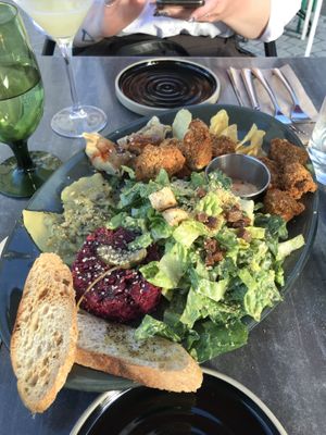 Assiette antipasto pour 2 at Don Vegan in Quebec