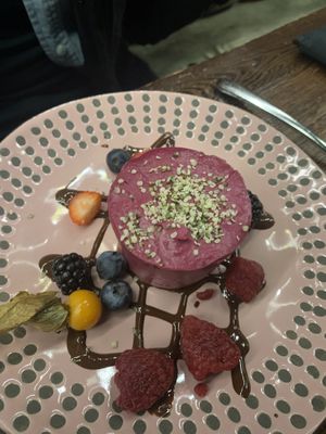 Gâteau Don (cheesecake)  at Don Vegan in Quebec