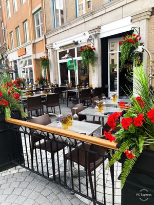 Outdoor patio at Don Vegan in Quebec