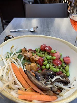 Poké bowl at Don Vegan in Quebec
