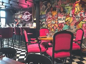 Eating area at Don Vegan in Quebec