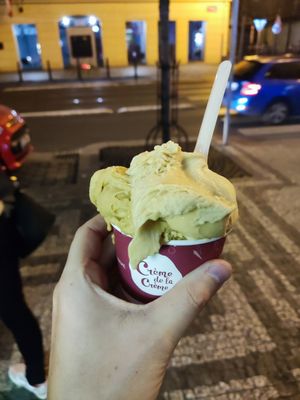 Caramel, peanut and coffee icecream at Creme de la Creme - Zmrzlinový Salon  in Prague