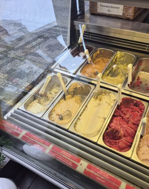 Vegan options at Creme de la Creme - Zmrzlinový Salon  in Prague