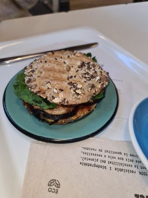 Vegan sandwich 🥪 at Sandwichez - Urquinaona in Barcelona