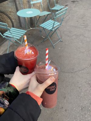 Some joice and açai smoothie   at Sandwichez - Urquinaona in Barcelona