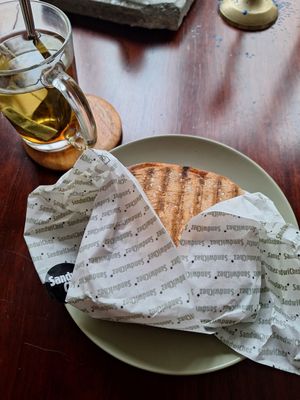 Sandwich de berenjena para desayunar 🌱🍆🥪 at Sandwichez - Urquinaona in Barcelona