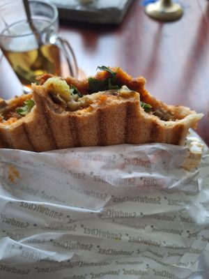 De rechupete 🍆🥪🌱😋 at Sandwichez - Urquinaona in Barcelona