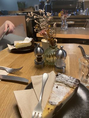 Veganer Zupfkuchen  at Vevay Kitchen in Frankfurt