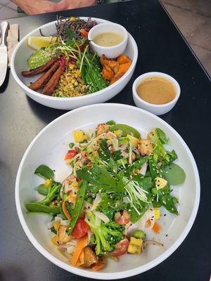 Proteinbowl and ricenudel-mango-bowl at Vevay Kitchen in Frankfurt