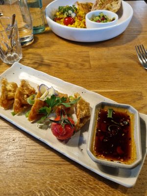 Vegane Mandu (mit Kimchifüllung) at Vevay Kitchen in Frankfurt