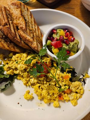 Tofu sramble at Vevay Kitchen in Frankfurt