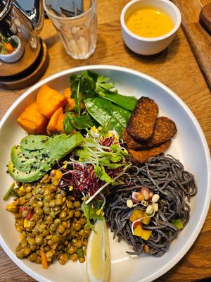 Protein Bowl #Veganuary at Vevay Kitchen in Frankfurt