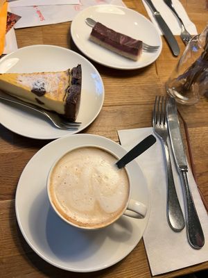 chocolate cheesecake and gf cake #Veganuary at Vevay Kitchen in Frankfurt