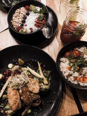 Tempeh und açai bowl  at Vevay Kitchen in Frankfurt
