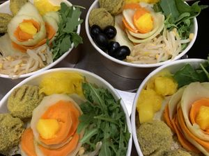 Buddha bowl with falafel, bulgur bio, olives, bean sprouts and mango at Nectare 2 in Bologna
