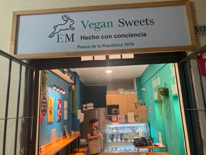 Front at Em Vegan Sweets in Lima