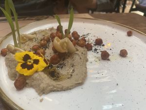 Trüffel Hummus   at Pandora Greenbox in Split