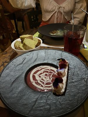 Garlic bread and cucumber coconut gazpacho  at Pandora Greenbox in Split