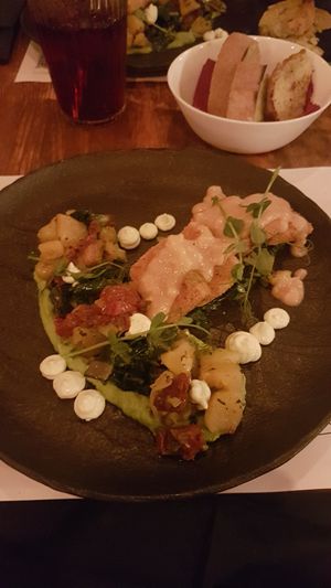 Mashed peas and the BEST crispy tofu I've ever had, tasted like nuggets at Pandora Greenbox in Split