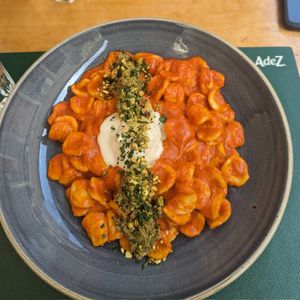 Pasta with pistachios at Pandora Greenbox in Split