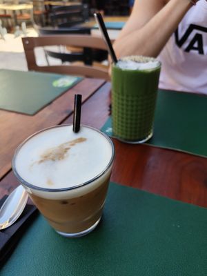 Iced coffee and green smoothie at Pandora Greenbox in Split