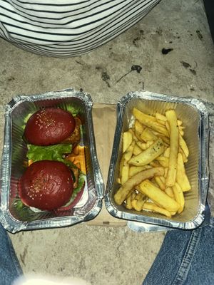 sliders and fries  at Pandora Greenbox in Split