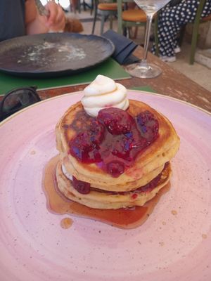 Berry Vanilla Pancakes at Pandora Greenbox in Split