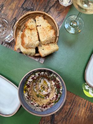 Hummus and bread at Pandora Greenbox in Split