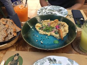 hummus plate at Pandora Greenbox in Split