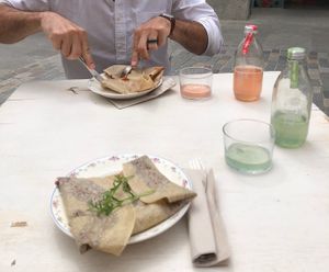 Savory crepes and kombucha   at Crulinària in La Bisbal Demporda