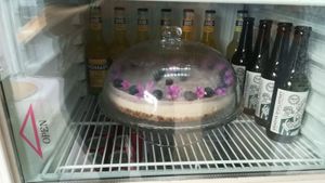 Blueberry 'Cheesecake'... 
with creamy almond cheese, blueberries and wild mallow flowers at Crulinària in La Bisbal Demporda