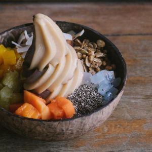 Banana & Acai
Topped with granola,chia seeds, papaya, pineapple, coconut jelly, mango & coconut flakes😋 at Buonana in Siargao