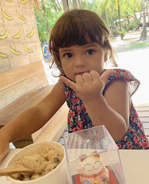 Smile at Buonana in Siargao