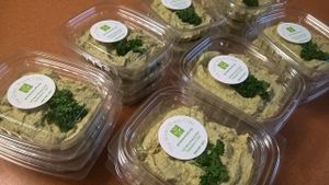 Yummy Sprouted Chick Pea & Parsley Hummus - raw vegan gluten free plant based food at Green Wave Cafe in Plantation