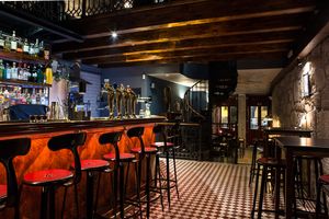 Bar at TerraPlana Café in Porto