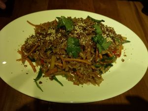 Arroz con salteado con aderezo tai at Ecole in Pucon
