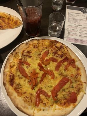 Vegan pizza - peppers and vegan cheese at Milan in Wooler