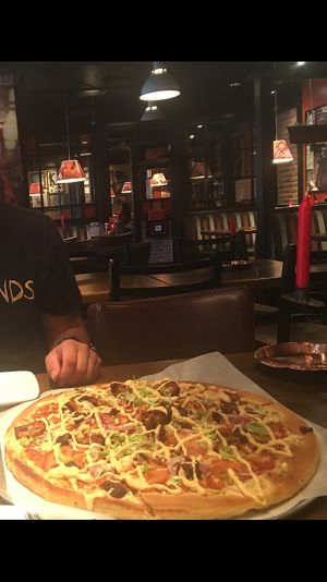 Chicago Oumph! vegan pizza at Peppes Pizza - Jernbanetorget  in Oslo