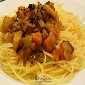Spaghetti with curry vegetables at El Parral in Vitoria Gasteiz
