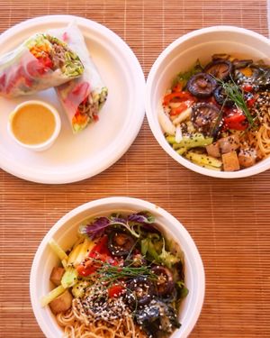 lunch time at Shani's Kitchen in Colares