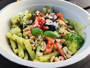 Vegan food at Shani's Kitchen in Colares