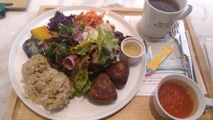 Falafel set at Merci Moncher in Okayama