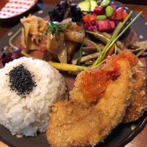 Healthy vegan peaceful lunch plate at Ookinaki in Otsu