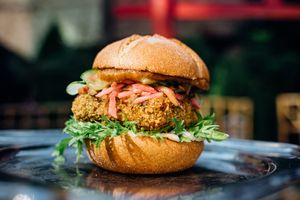 漢堡仿魚 (FAKE FISH) at Veganistan Brat in Kyiv